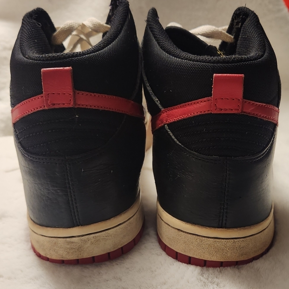 Nike Men's Black and Red High-Top Sneakers - Picture 7 of 11
